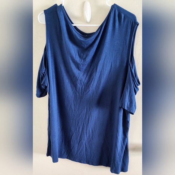 Allegrace women's plus size 2X blue COLD SHOULDER top. Stretch. Keyhole neck. - Picture 3 of 7